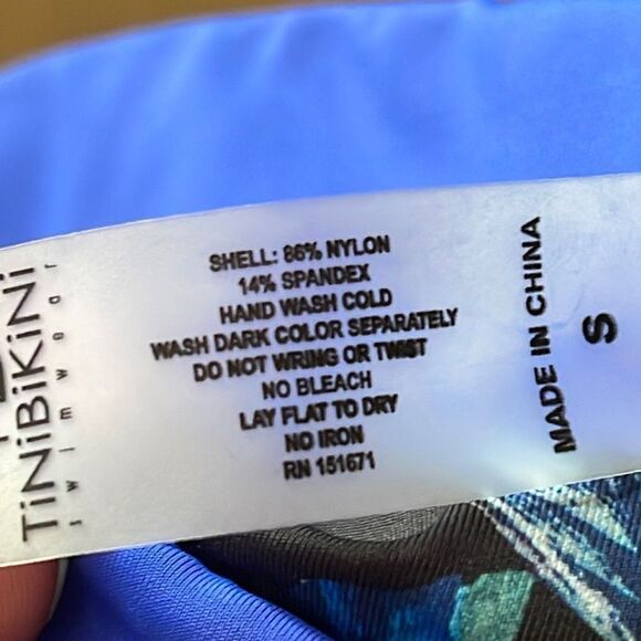 TiniBikini Women’s Reversible Floral Bikini top size small - Picture 5 of 5